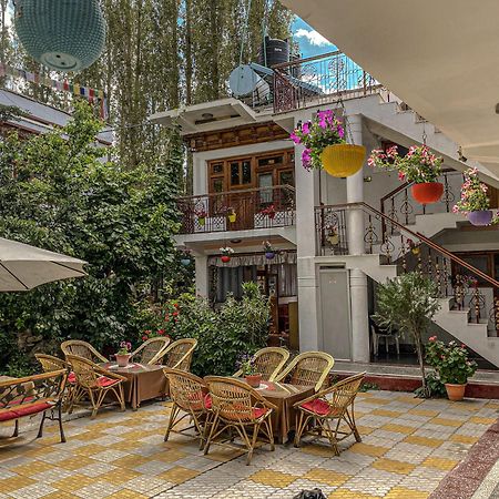 Hotel Shaynam Лех Екстериор снимка